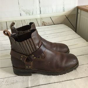 GBX Men's brown leather pull on triple harness Dorado moto ankle boots size 1 1M
